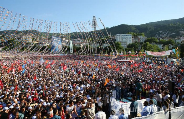 Cumhurbaşkanı Recep Tayyip Erdoğan Bursa mitinginde vatandaşlara seslendi	