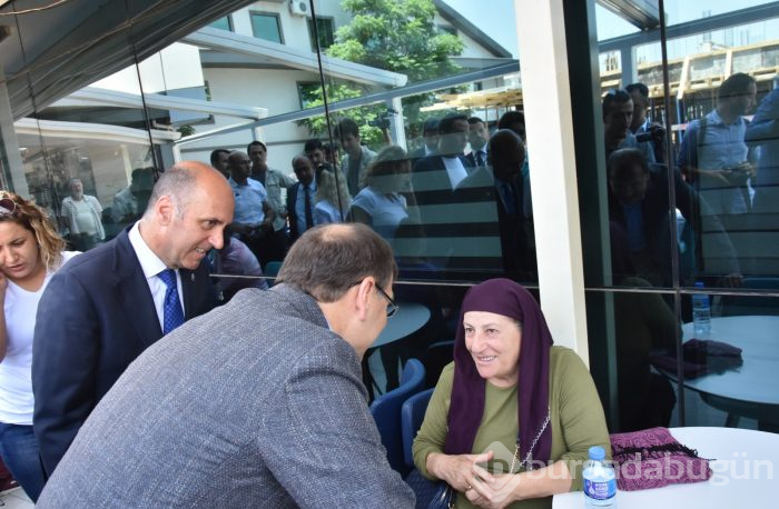 Başbakan Yardımcısı Çavuşoğlu'ndan Bursa Özel Esentepe Hastanesi'ne ziyaret