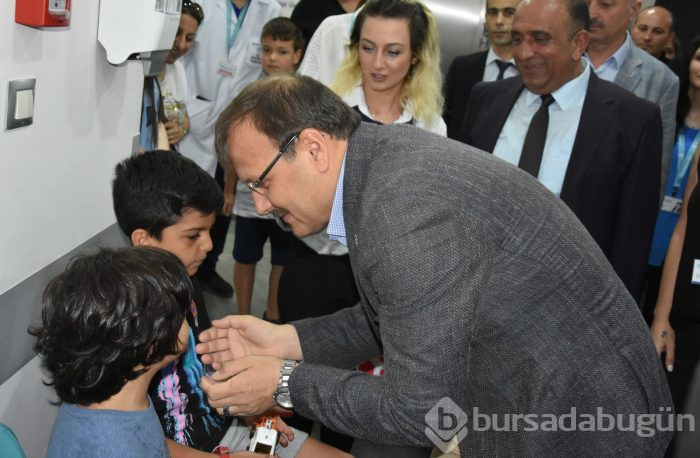 Başbakan Yardımcısı Çavuşoğlu'ndan Bursa Özel Esentepe Hastanesi'ne ziyaret