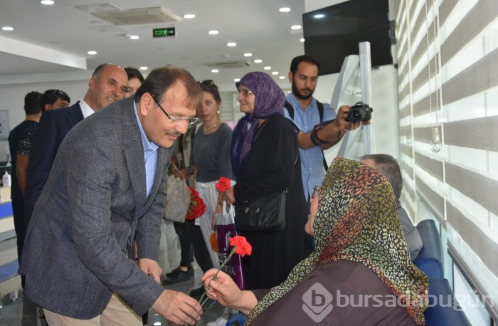 Başbakan Yardımcısı Çavuşoğlu'ndan Bursa Özel Esentepe Hastanesi'ne ziyaret