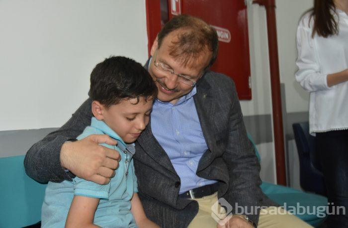 Başbakan Yardımcısı Çavuşoğlu'ndan Bursa Özel Esentepe Hastanesi'ne ziyaret