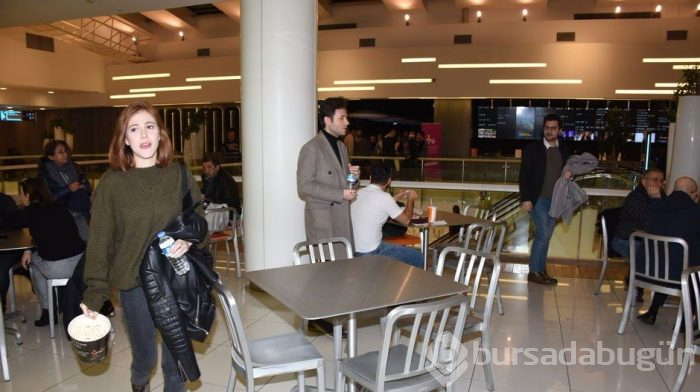 Ünlü isimlerin makyajsız halleri
