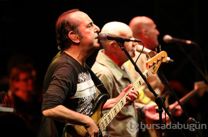 Bursa'da festival coşkusu MFÖ ile başladı
