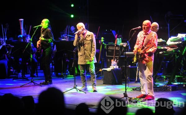 Bursa'da festival coşkusu MFÖ ile başladı
