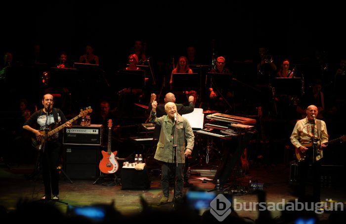 Bursa'da festival coşkusu MFÖ ile başladı
