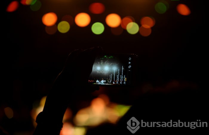 Bursa'da festival coşkusu MFÖ ile başladı
