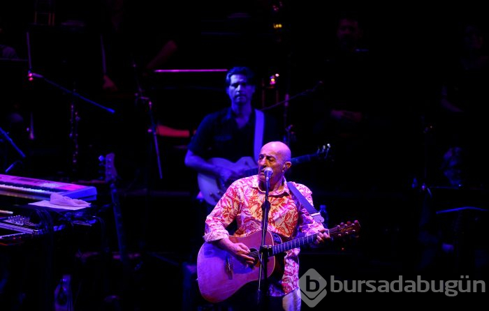 Bursa'da festival coşkusu MFÖ ile başladı
