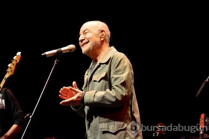 Bursa'da festival coşkusu MFÖ ile başladı
