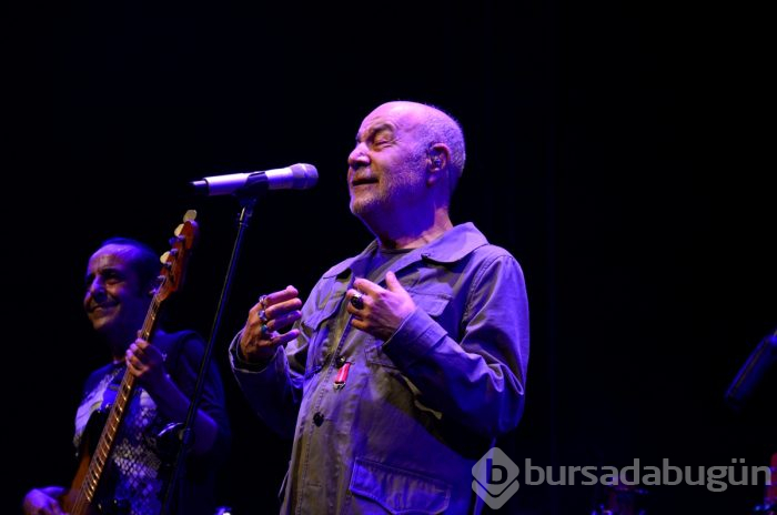 Bursa'da festival coşkusu MFÖ ile başladı
