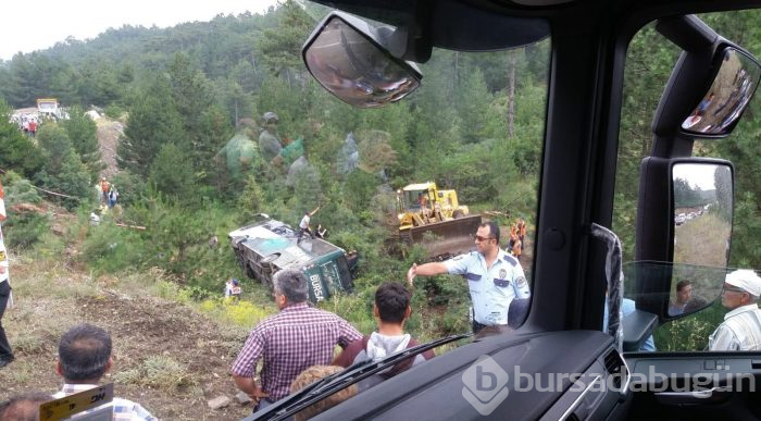 Bursa'da otobüs devrildi: Ölü ve yaralılar var