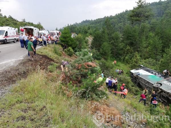 Bursa'da otobüs devrildi: Ölü ve yaralılar var