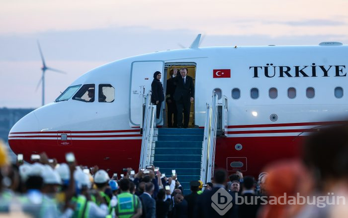 Erdoğan, İstanbul Yeni Havalimanı'na ilk inişi yaptı