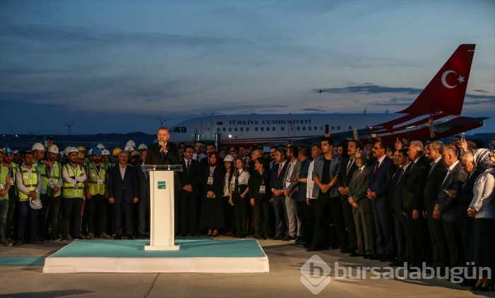 Erdoğan, İstanbul Yeni Havalimanı'na ilk inişi yaptı
