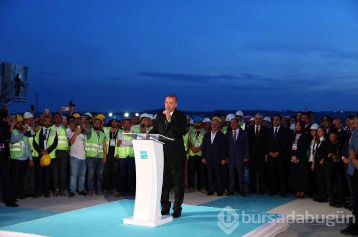 Erdoğan, İstanbul Yeni Havalimanı'na ilk inişi yaptı