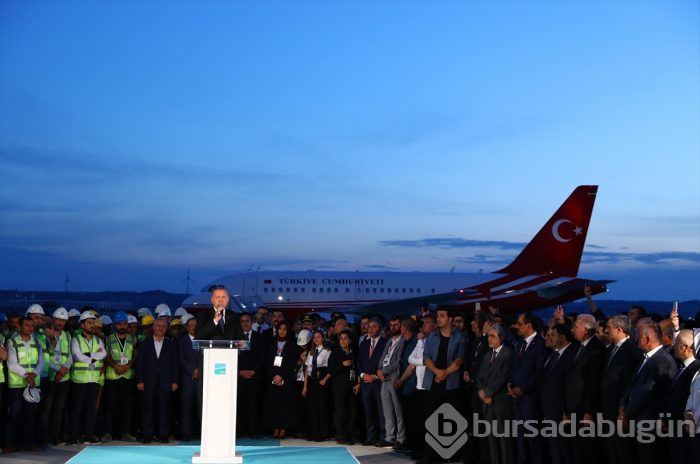 Erdoğan, İstanbul Yeni Havalimanı'na ilk inişi yaptı