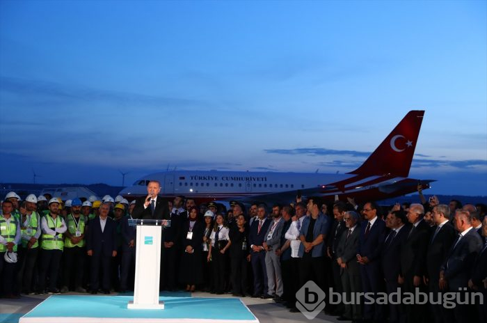 Erdoğan, İstanbul Yeni Havalimanı'na ilk inişi yaptı