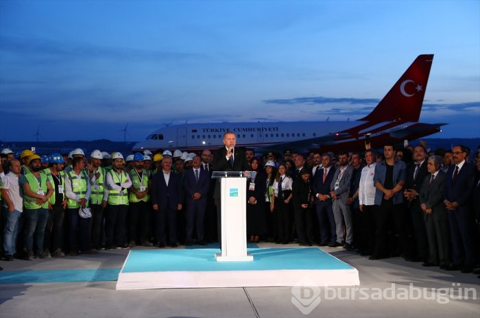 Erdoğan, İstanbul Yeni Havalimanı'na ilk inişi yaptı