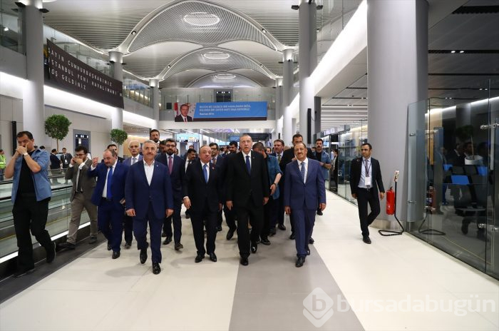 Erdoğan, İstanbul Yeni Havalimanı'na ilk inişi yaptı
