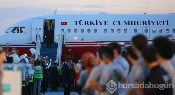 Erdoğan, İstanbul Yeni Havalimanı'na ilk inişi yaptı
