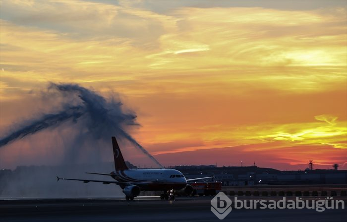 Erdoğan, İstanbul Yeni Havalimanı'na ilk inişi yaptı