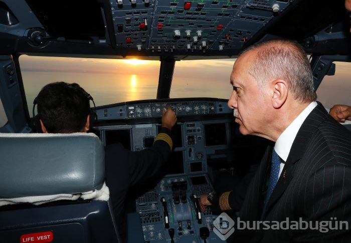 Erdoğan, İstanbul Yeni Havalimanı'na ilk inişi yaptı