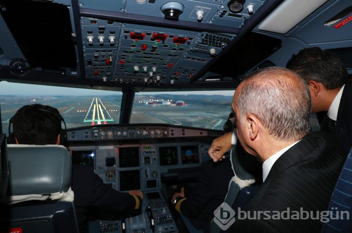 Erdoğan, İstanbul Yeni Havalimanı'na ilk inişi yaptı