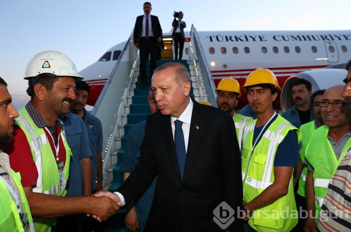 Erdoğan, İstanbul Yeni Havalimanı'na ilk inişi yaptı
