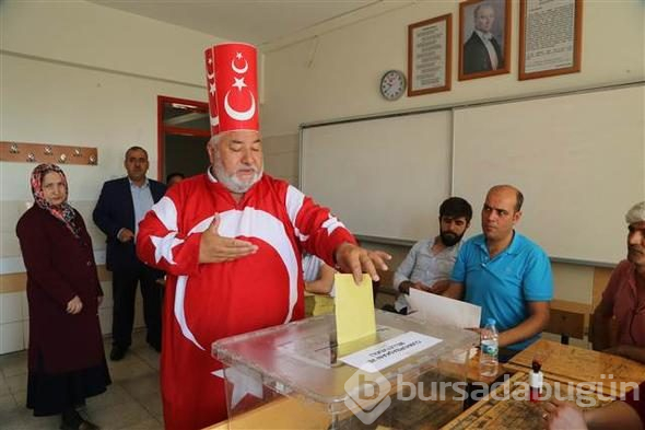Türkiye sandık başına gitti

