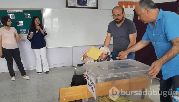 Türkiye sandık başına gitti

