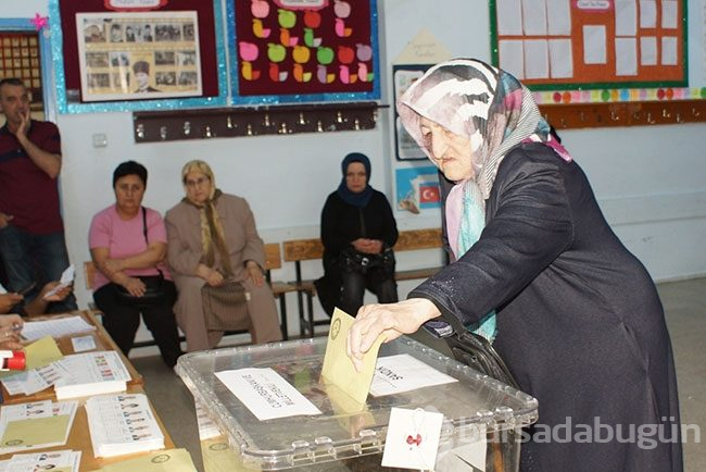 Türkiye sandık başına gitti
