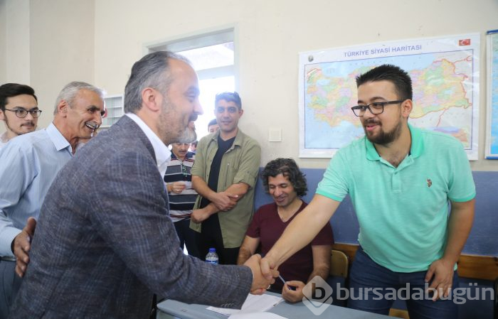 Bursa protokolü oylarını kullandı