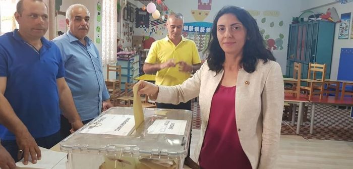Bursa protokolü oylarını kullandı