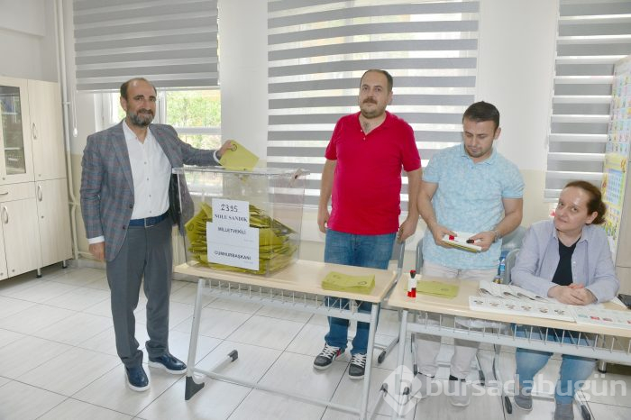 Bursa protokolü oylarını kullandı