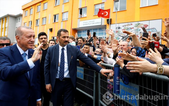 Siyasetçiler oylarını kullandı!