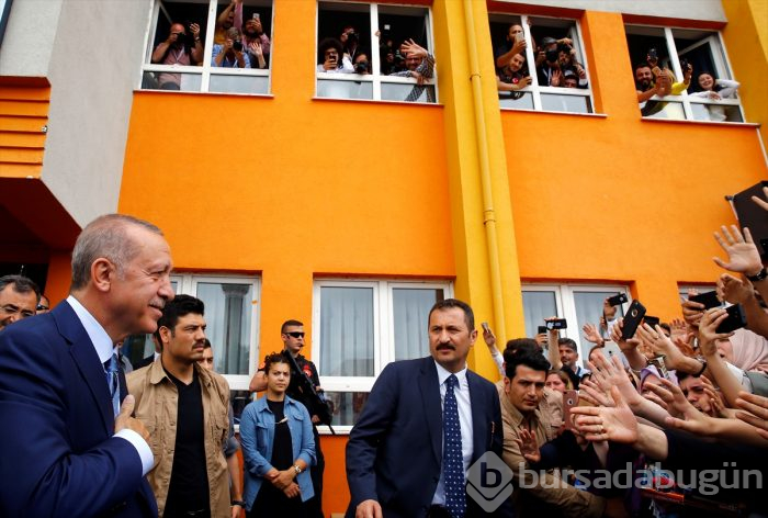 Siyasetçiler oylarını kullandı!