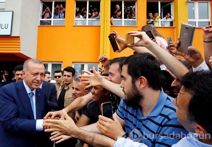 Siyasetçiler oylarını kullandı!