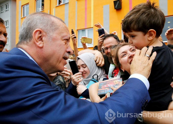Siyasetçiler oylarını kullandı!