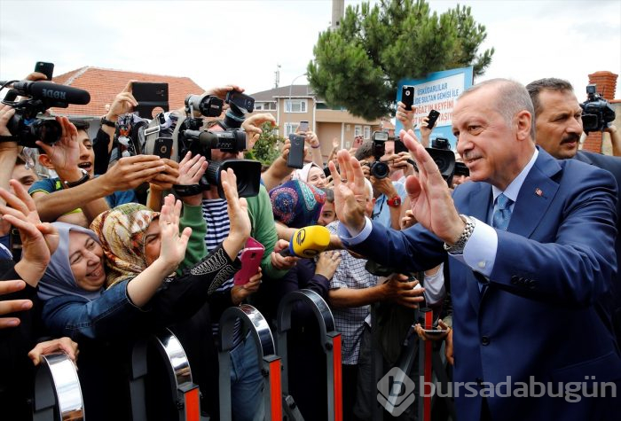 Siyasetçiler oylarını kullandı!