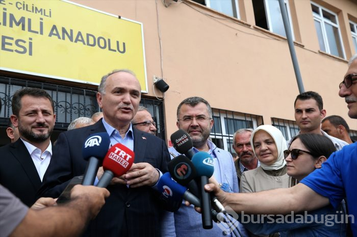 Siyasetçiler oylarını kullandı!