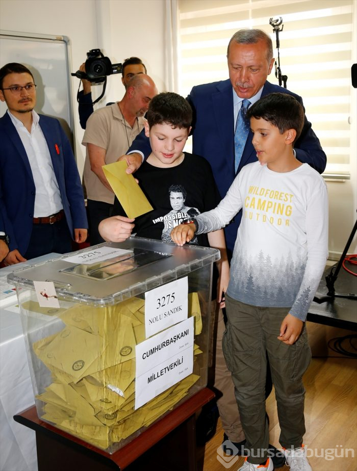 Siyasetçiler oylarını kullandı!