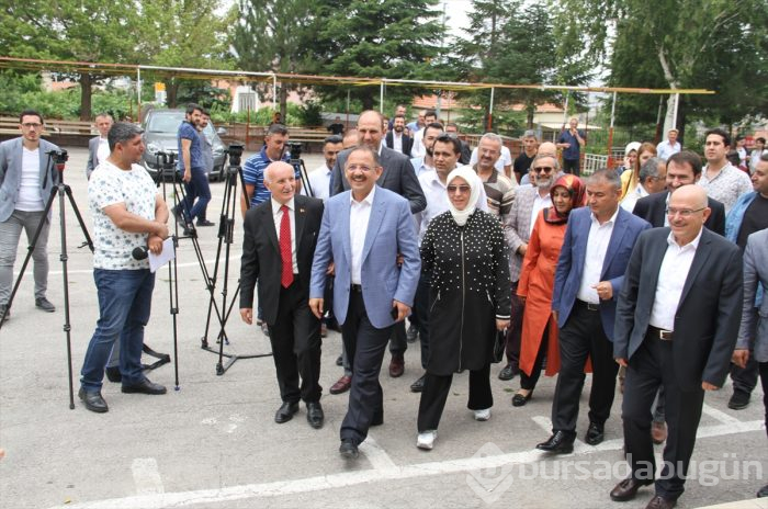 Siyasetçiler oylarını kullandı!