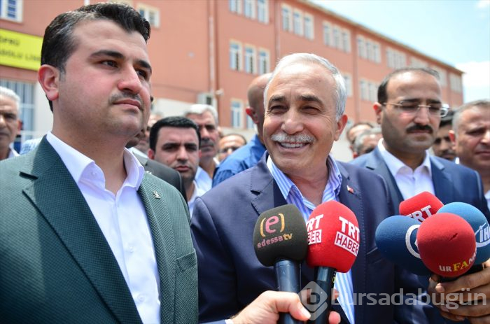 Siyasetçiler oylarını kullandı!