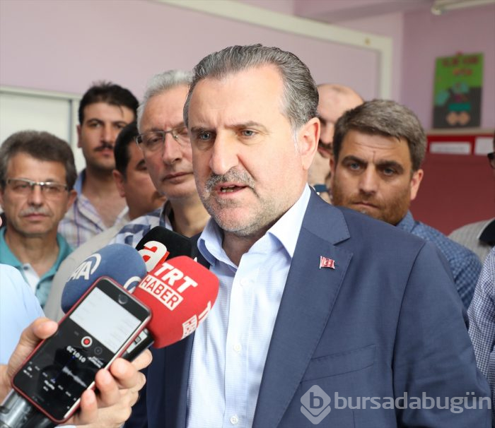 Siyasetçiler oylarını kullandı!