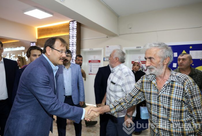 Siyasetçiler oylarını kullandı!