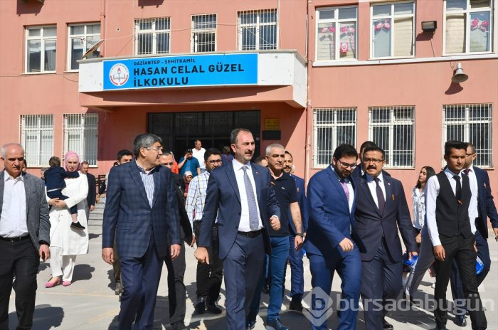 Siyasetçiler oylarını kullandı!