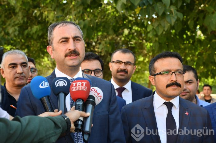 Siyasetçiler oylarını kullandı!