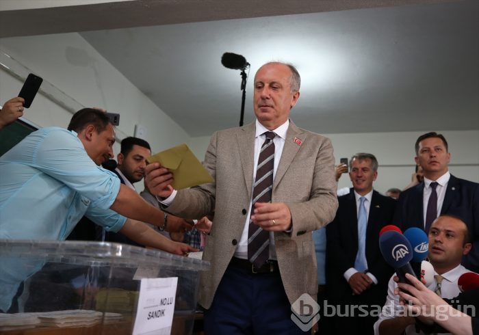 Siyasetçiler oylarını kullandı!