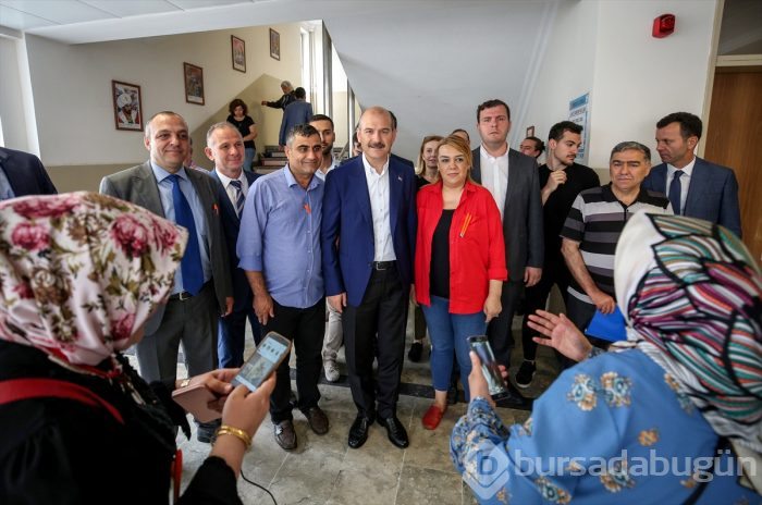 Siyasetçiler oylarını kullandı!