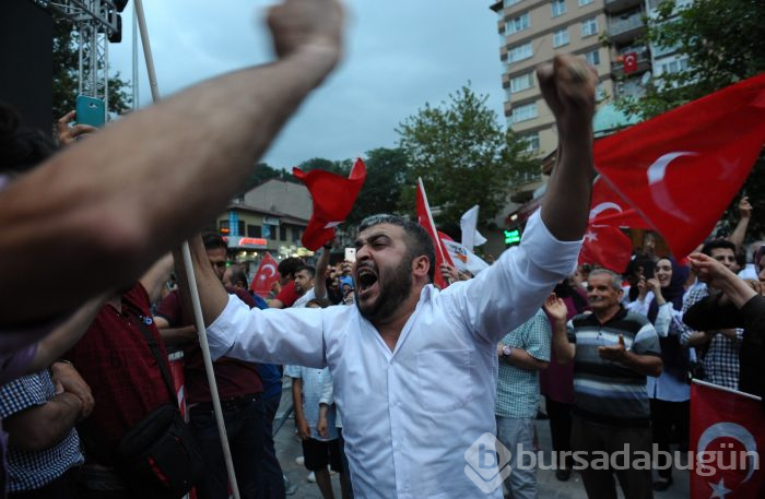 Bursa'da AK Parti'nin seçim kutlamaları başladı