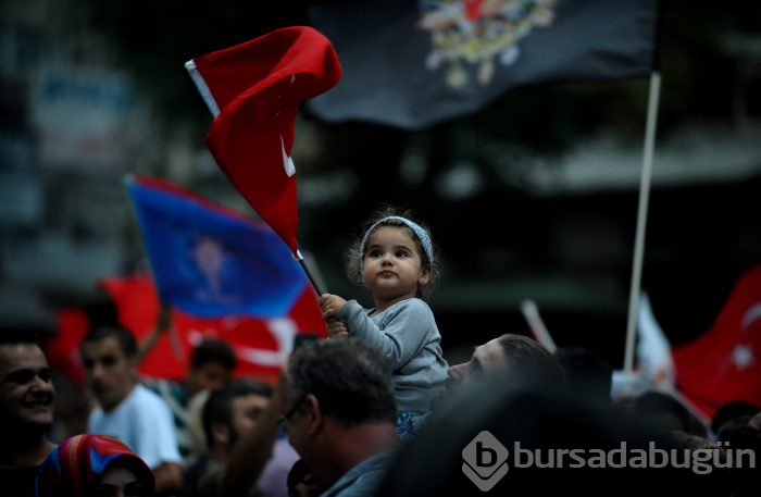 Bursa'da AK Parti'nin seçim kutlamaları başladı